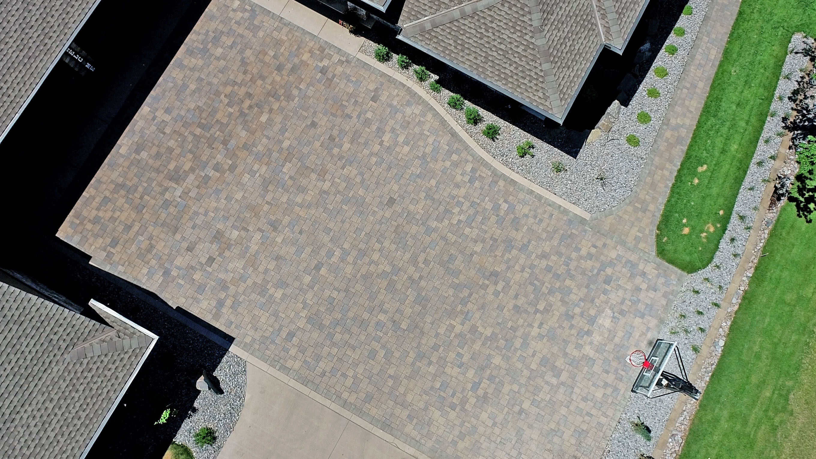 Bird's eye view of driveway